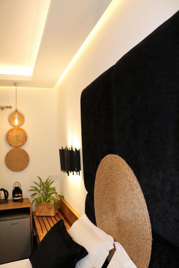 Angelica'S Deluxe Rooms In Adamas Kültér fotó