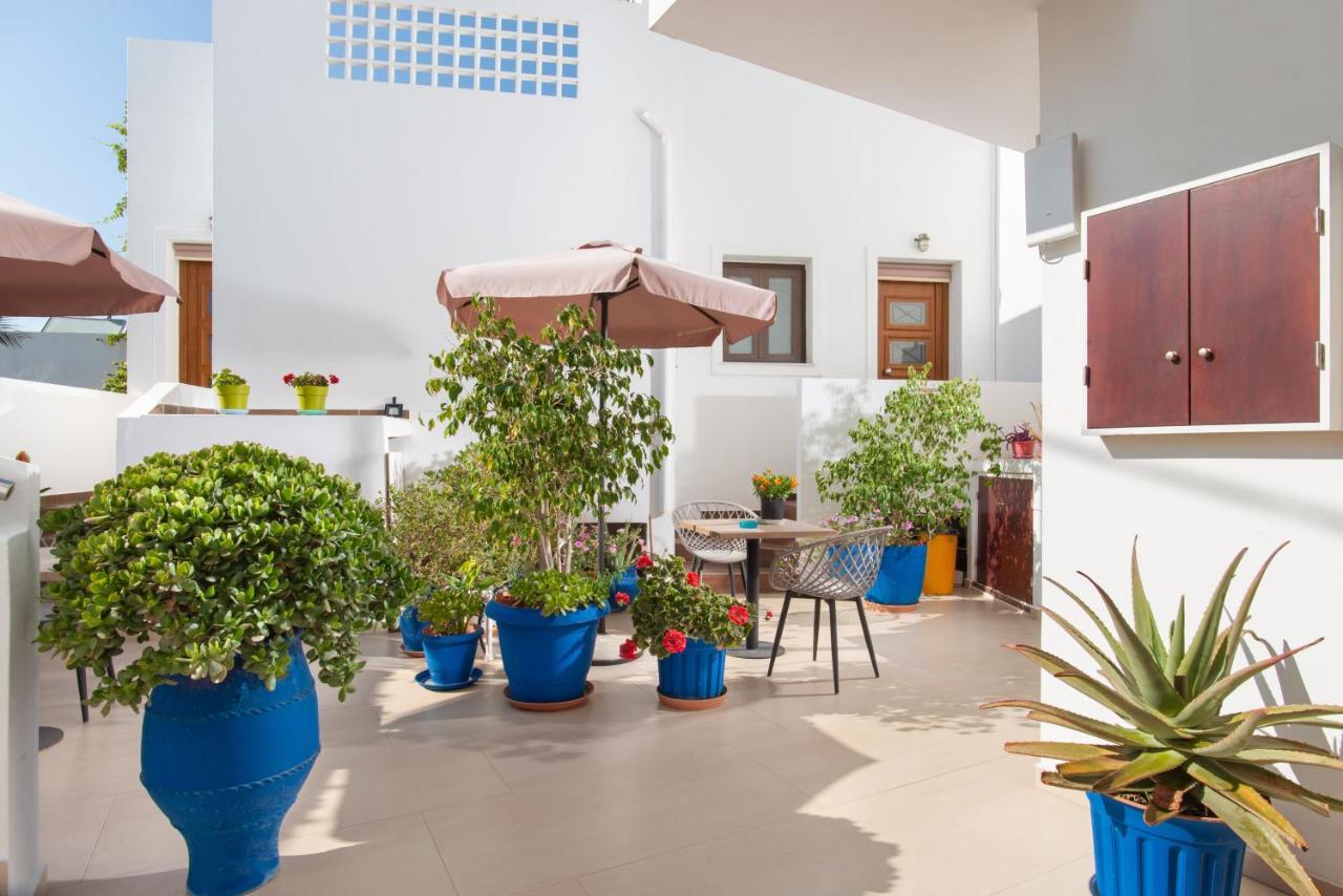 Angelica'S Deluxe Rooms In Adamas Kültér fotó